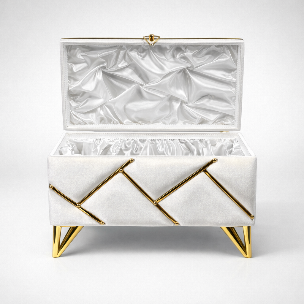 Modern tasarımlı gold detaylı beyaz nişan bohçası sandığı